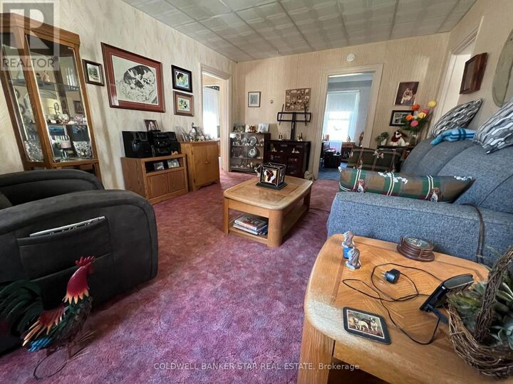 Property Photo:  17 James Street  ON N7G 1S6 