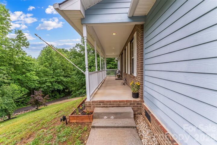 Property Photo:  570 Pleasant View Drive  NC 28752 