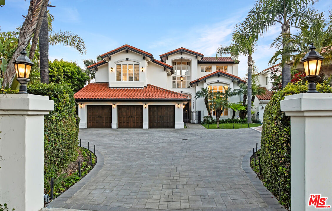 Property Photo:  12608 Promontory Rd  CA 90049 