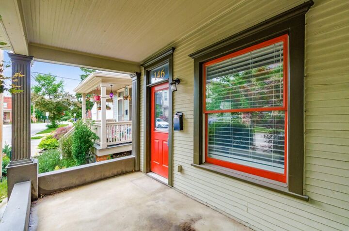 Property Photo:  146 E 4th Avenue  OH 43201 