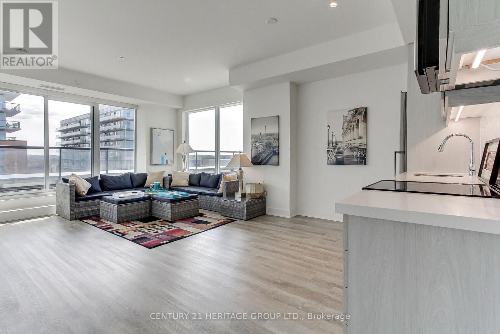 Property Photo: 185 Deerfield Road 503 ON L3Y 0G7