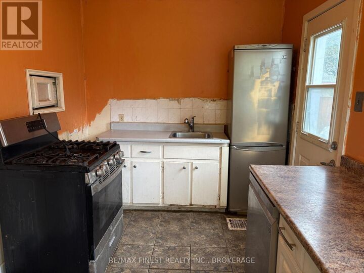 Property Photo:  7 Alamein Drive  ON K7L 4R5 