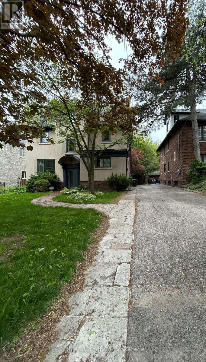 Property Photo: 19 Glengrove Ave E Avenue Bsmt ON M4N 1E6