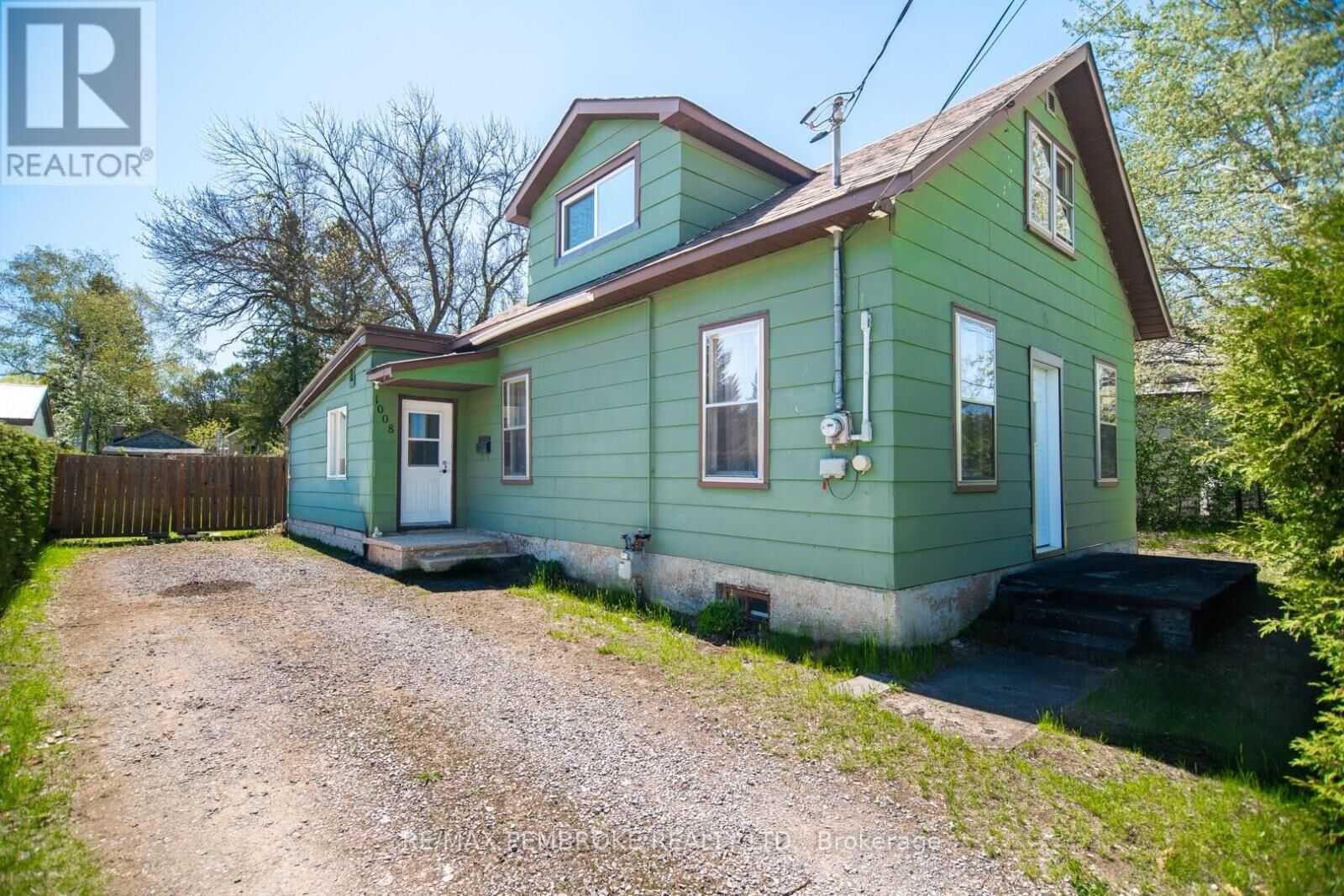 Property Photo: 1008 Bronx Street ON K8A 6G5