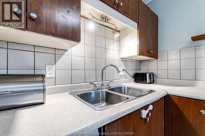Property Photo:  53 Sunnyside Avenue  ON N7M 1Z8 