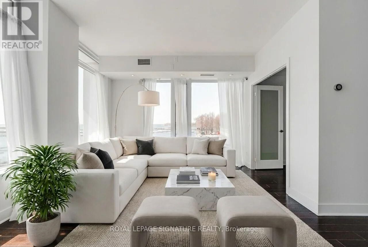 Property Photo:  90 Stadium Road 322  ON M5V 3W5 