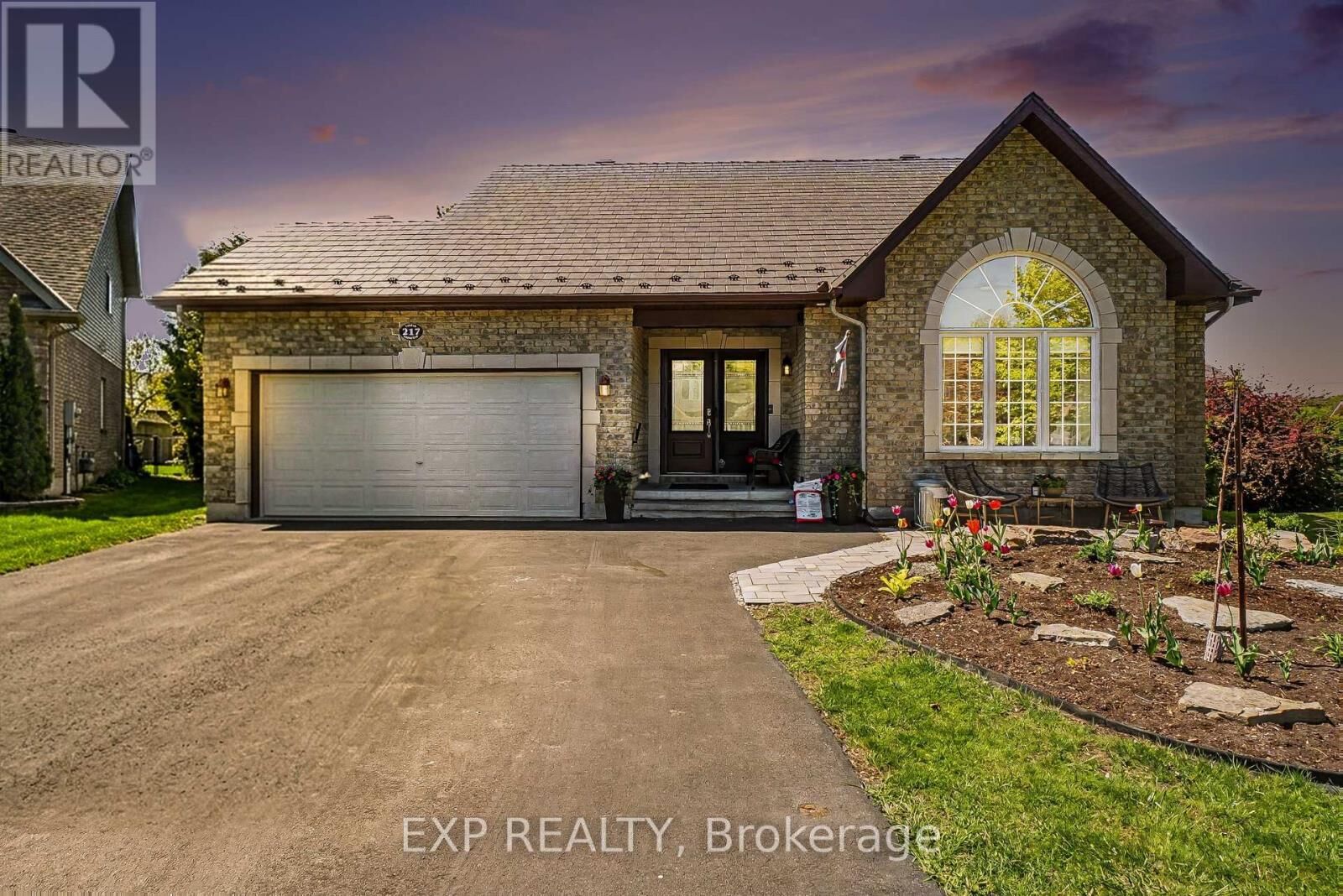 Property Photo:  217 Jasper Crescent  ON K4K 0A3 