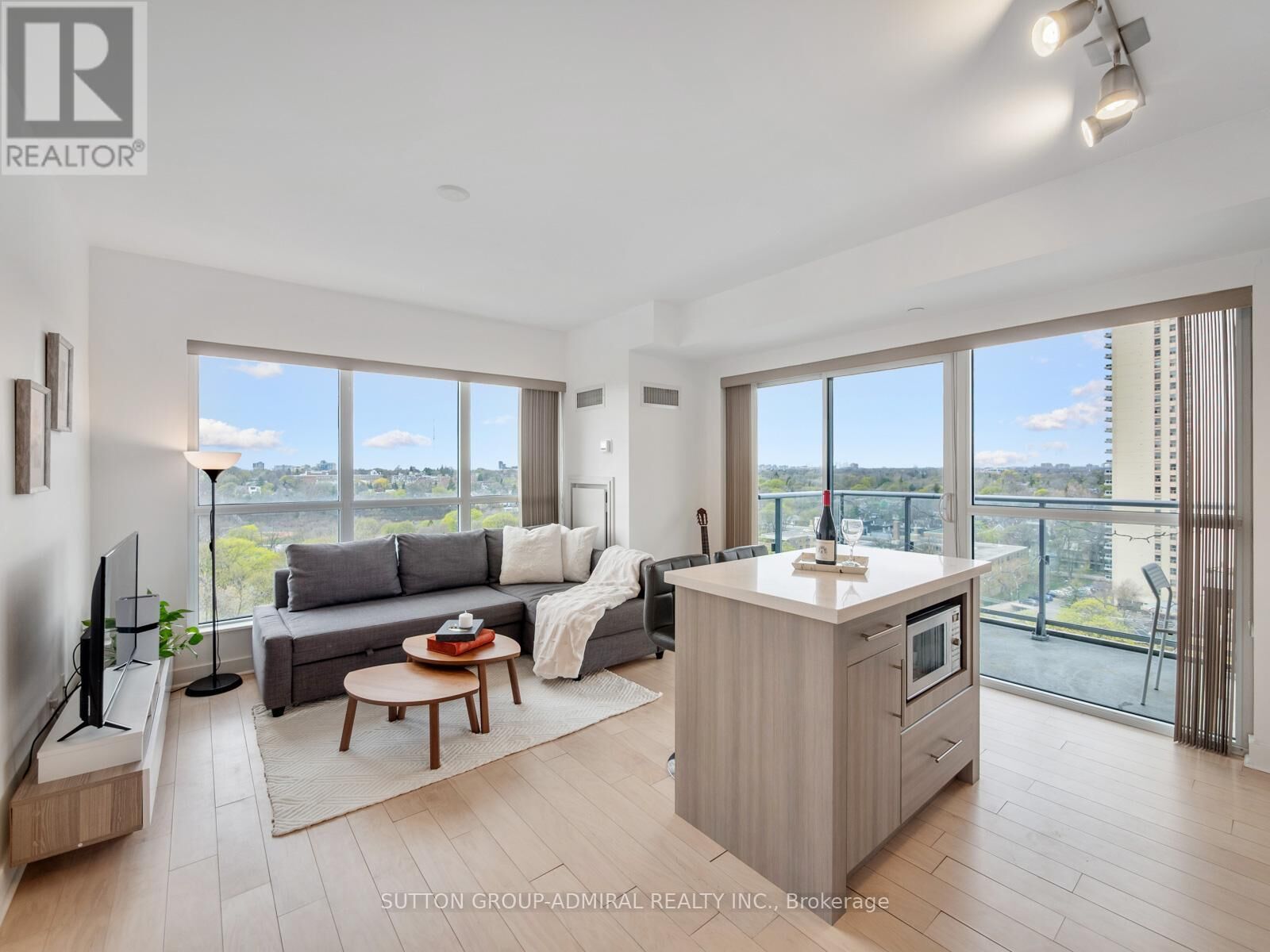 Property Photo:  58 Orchard View Boulevard 1202  ON M4R 0A2 