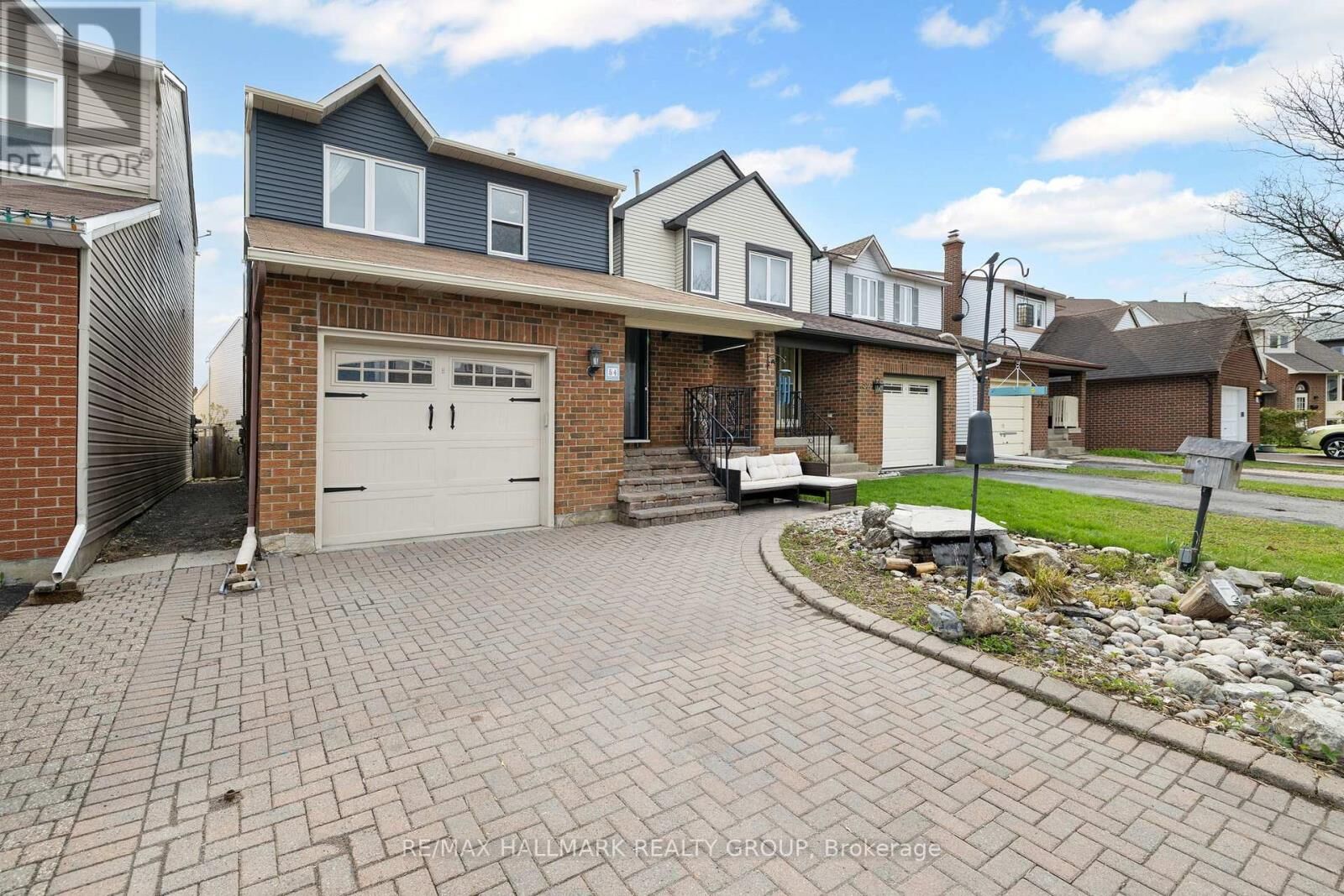 Property Photo:  54 Fireside Crescent  ON K1T 1Z4 