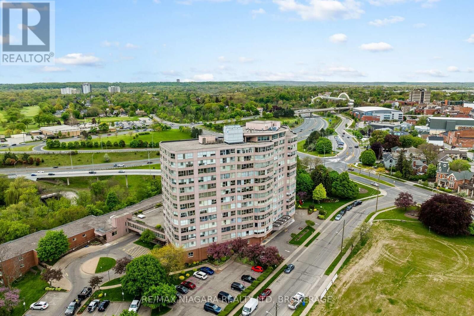 Property Photo:  7 Gale Crescent 502  ON L2R 7M8 
