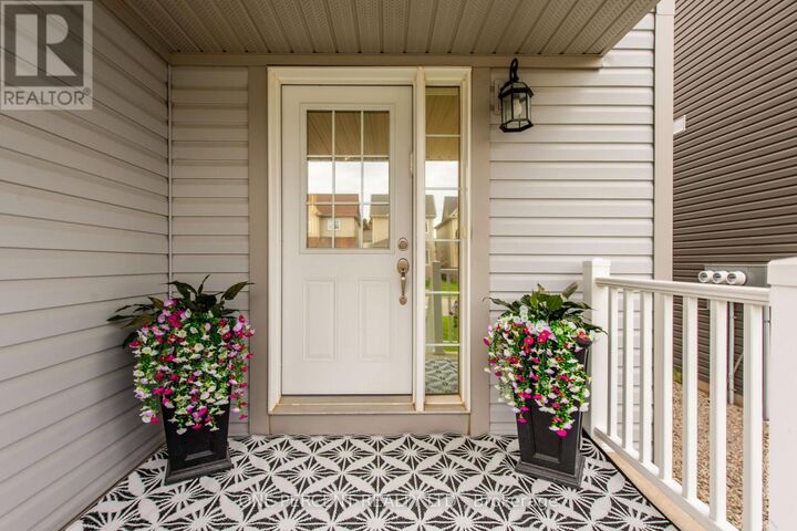 Property Photo:  31 Courtney Street  ON N1M 0E3 