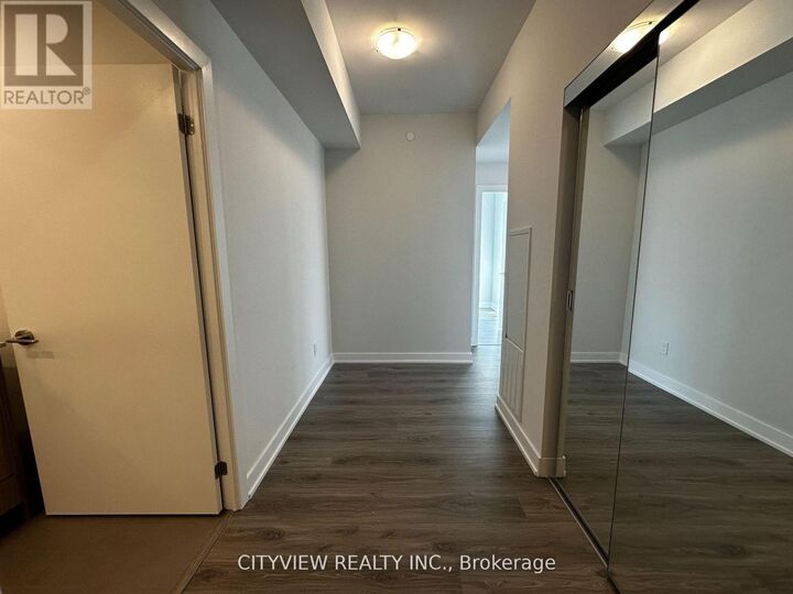 Property Photo:  4130 Parkside Village Drive 1401  ON L5B 3M8 