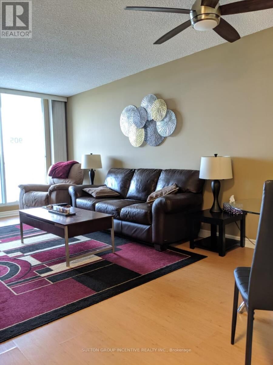 Property Photo: 75 Ellen Street 905 ON L4N 7R6
