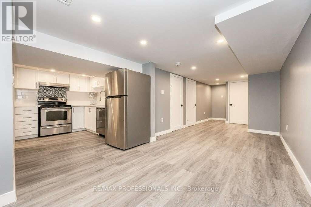 Property Photo: 15 Wexford Avenue North Lower ON L8H 4M2