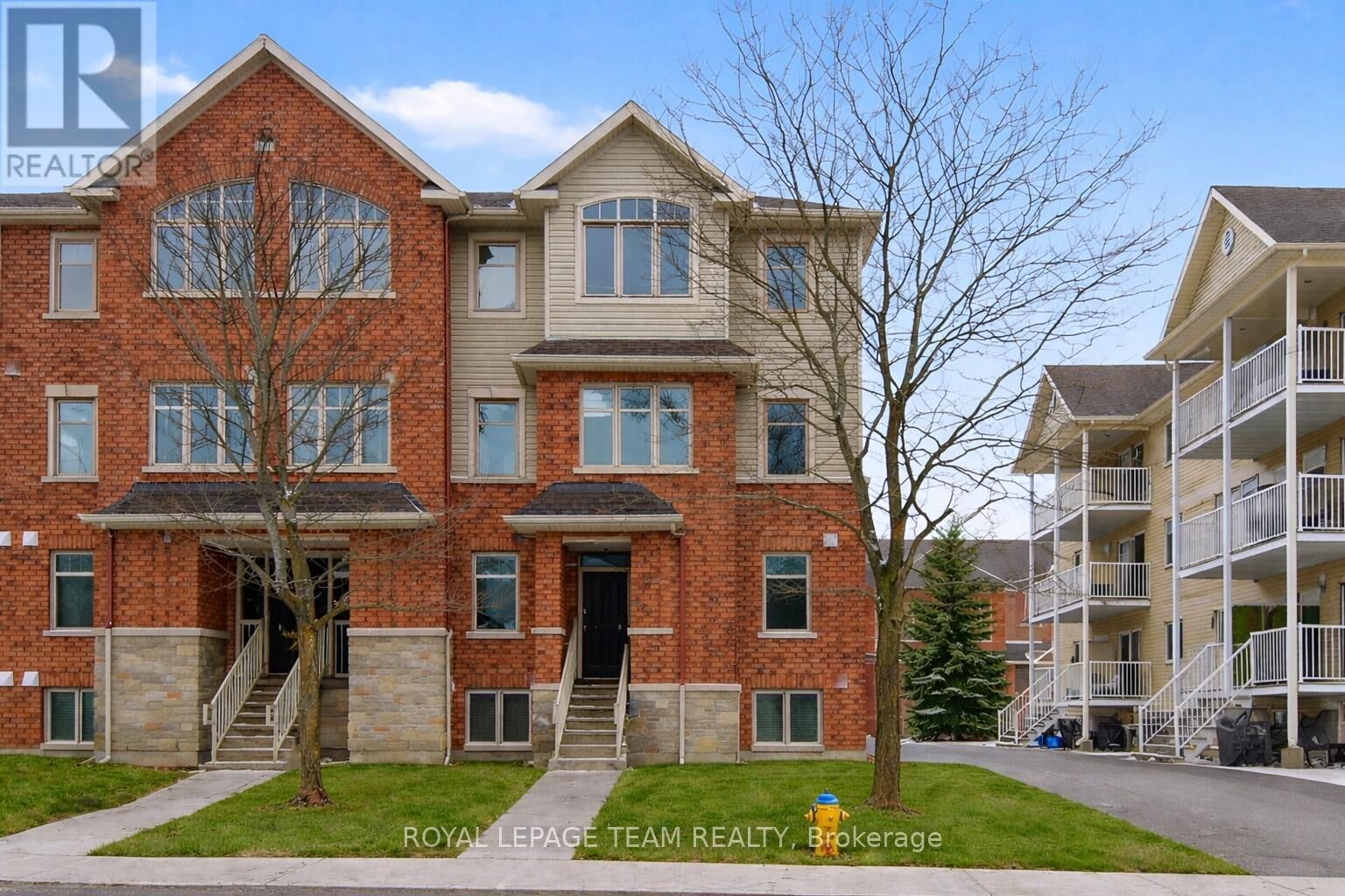 Property Photo: 255 Deercroft Avenue ON K2J 5J9
