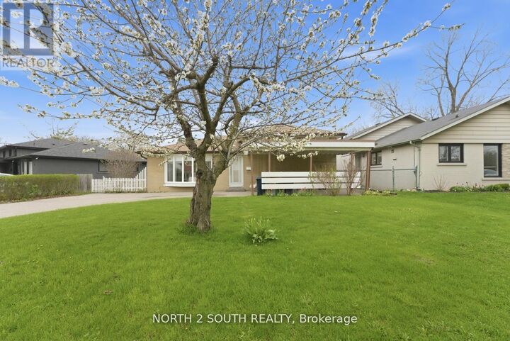 Property Photo:  24 Vanderbrent Crescent  ON M9R 3W8 