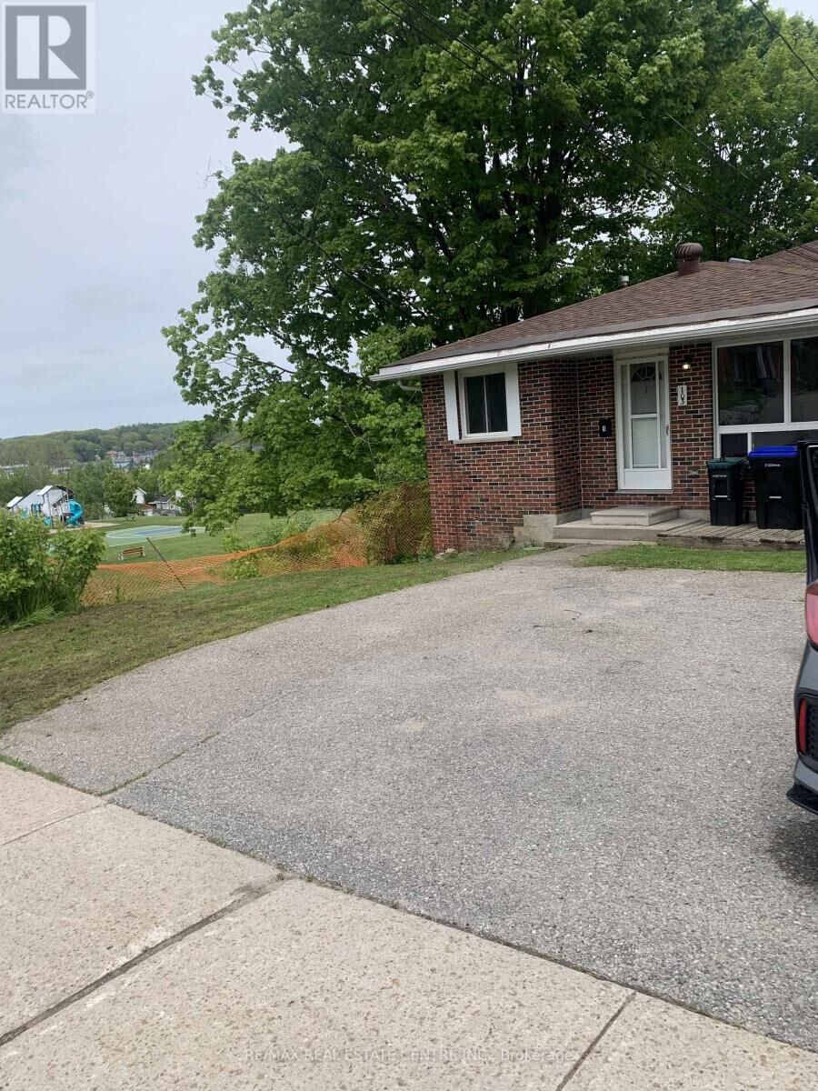 Property Photo:  103 Sixth Street 1  ON L4R 3X3 