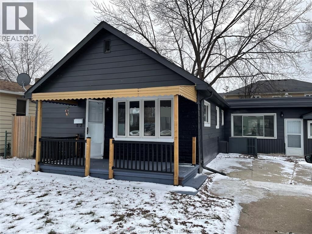 Property Photo:  819 Frank Avenue 2  ON N8S 3P4 