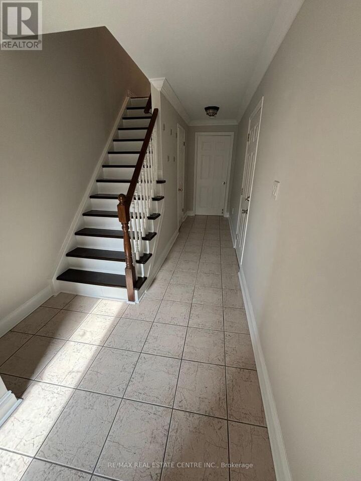 Property Photo:  29 Heritage Drive 9  ON L8G 4T4 