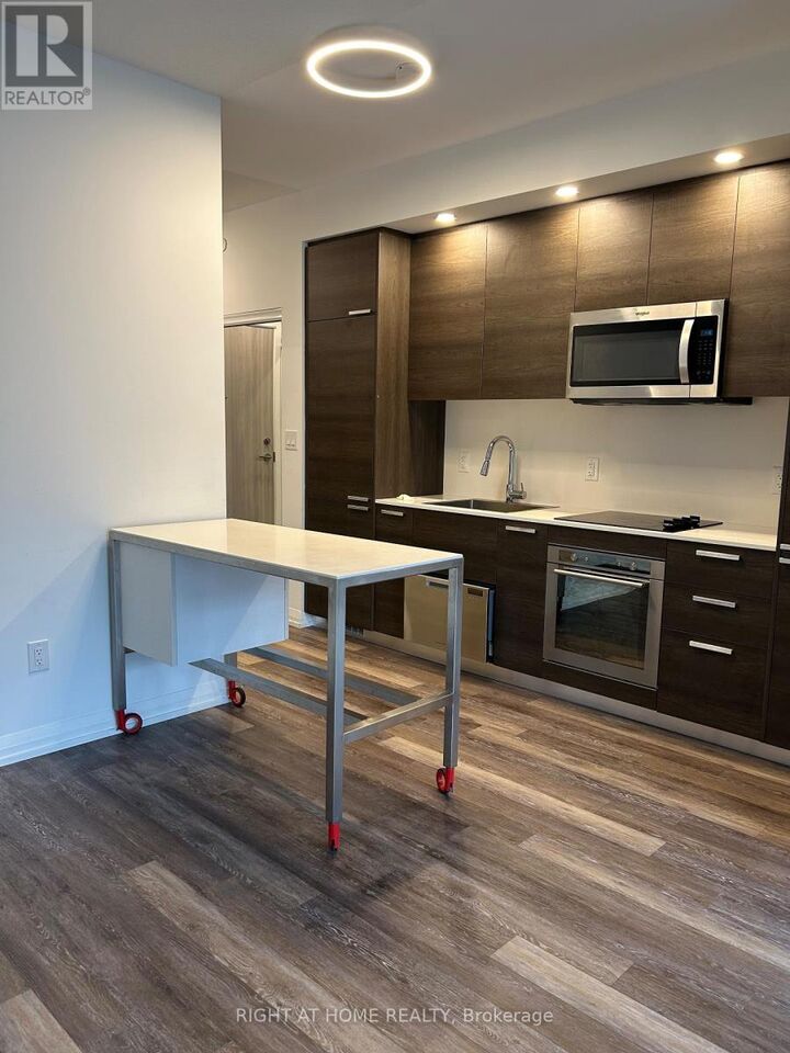 Property Photo:  75 Canterbury Place 308  ON M2N 0L2 