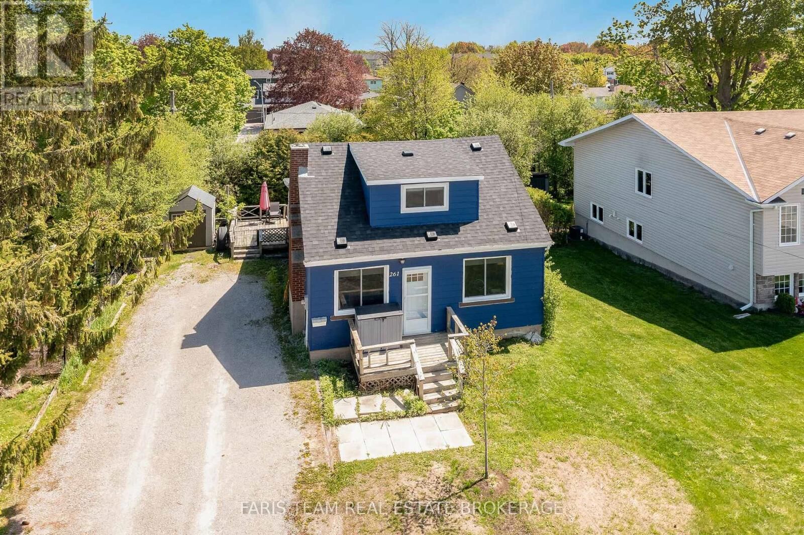 Property Photo:  261 James Street East  ON L3V 1M3 
