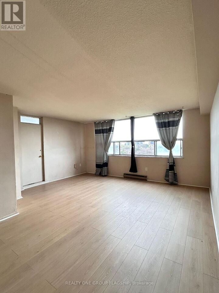 Property Photo:  10 Tobermory Drive 904  ON M3N 2Y5 