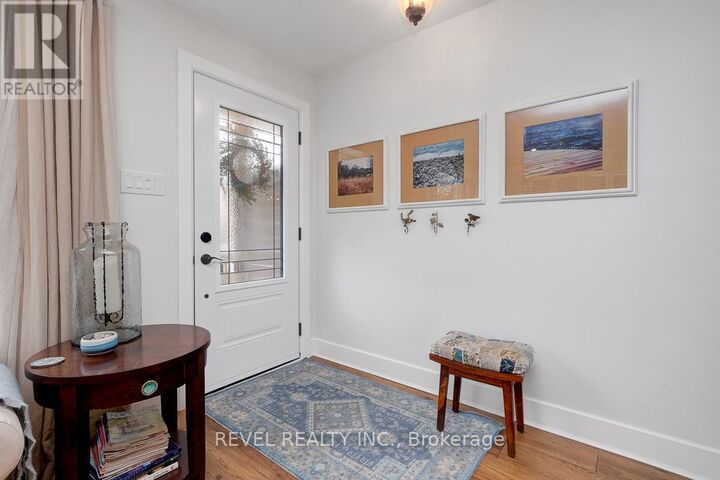 Property Photo:  306 Ferndale Avenue  ON K1Z 6P8 
