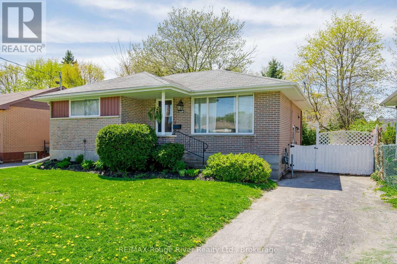 Property Photo:  431 Major Street  ON K9A 4C9 