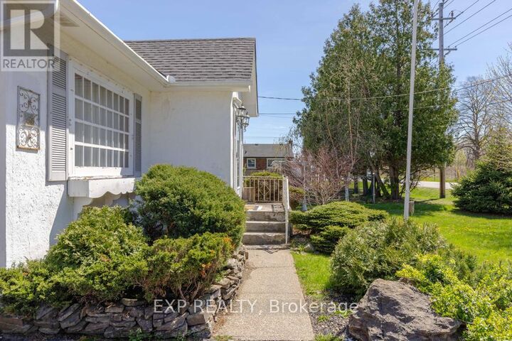 Property Photo:  412 South Pelham Road  ON L3C 3C6 