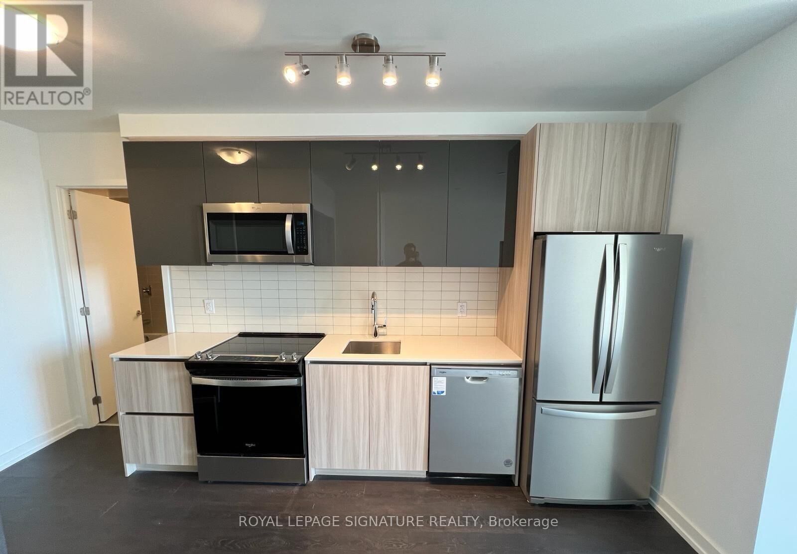 Property Photo:  3100 Keele Street 629  ON M3M 0E1 