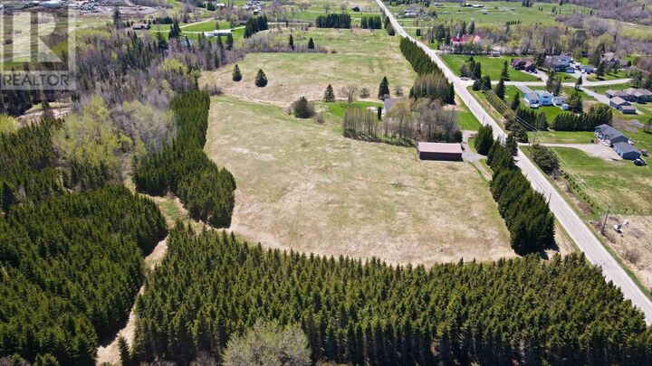 Property Photo: 618 Allens Side Rd ON P6C 2Z3