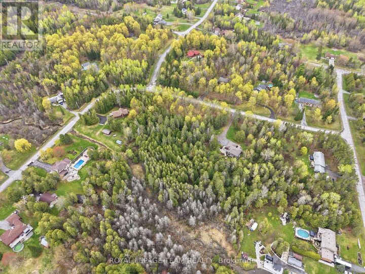 Property Photo:  105 Pleasant Creek Drive  ON K0A 1L0 