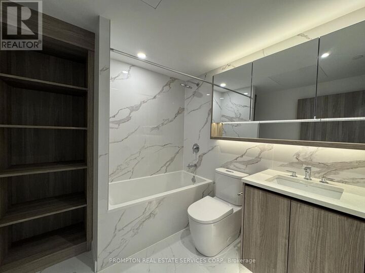Property Photo: 18 Esther Shiner Boulevard 2012 ON M2K 0J7