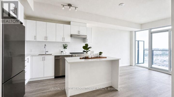 Property Photo:  27 Korda Gate 907  ON L4K 0P6 