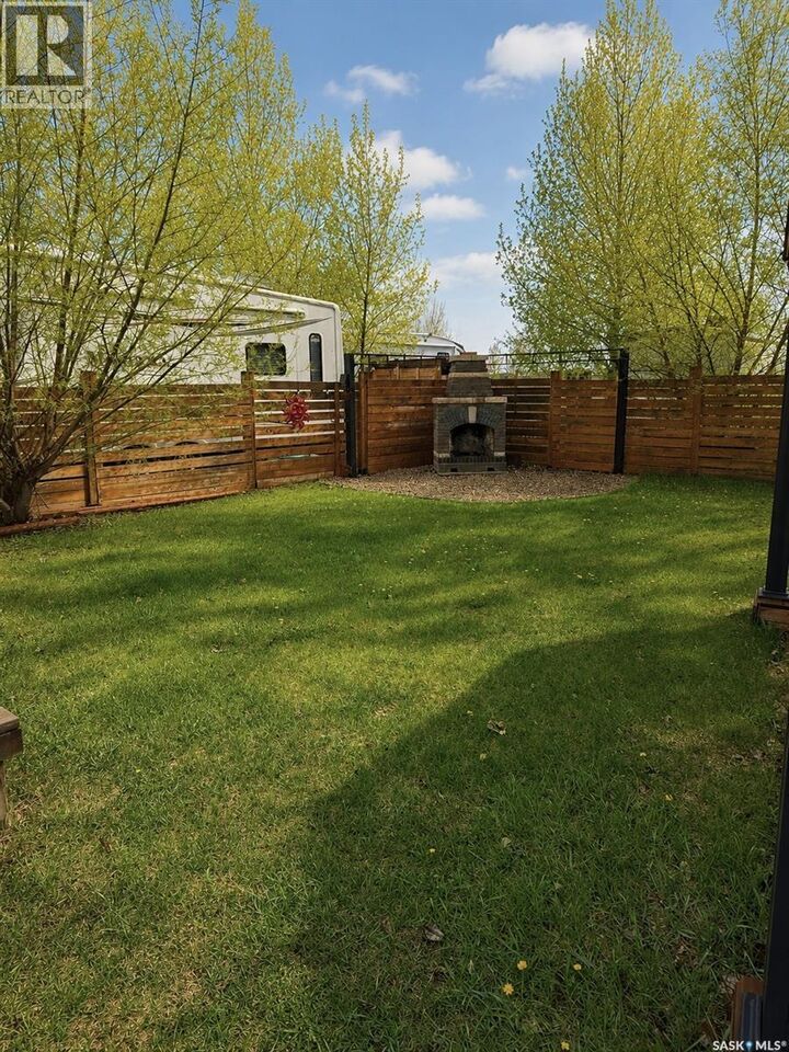 Property Photo:  424 Rv Drive  SK S0H 1J0 