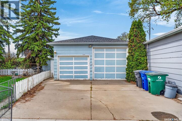 Property Photo:  413 Vancouver Avenue N  SK S7L 4J8 