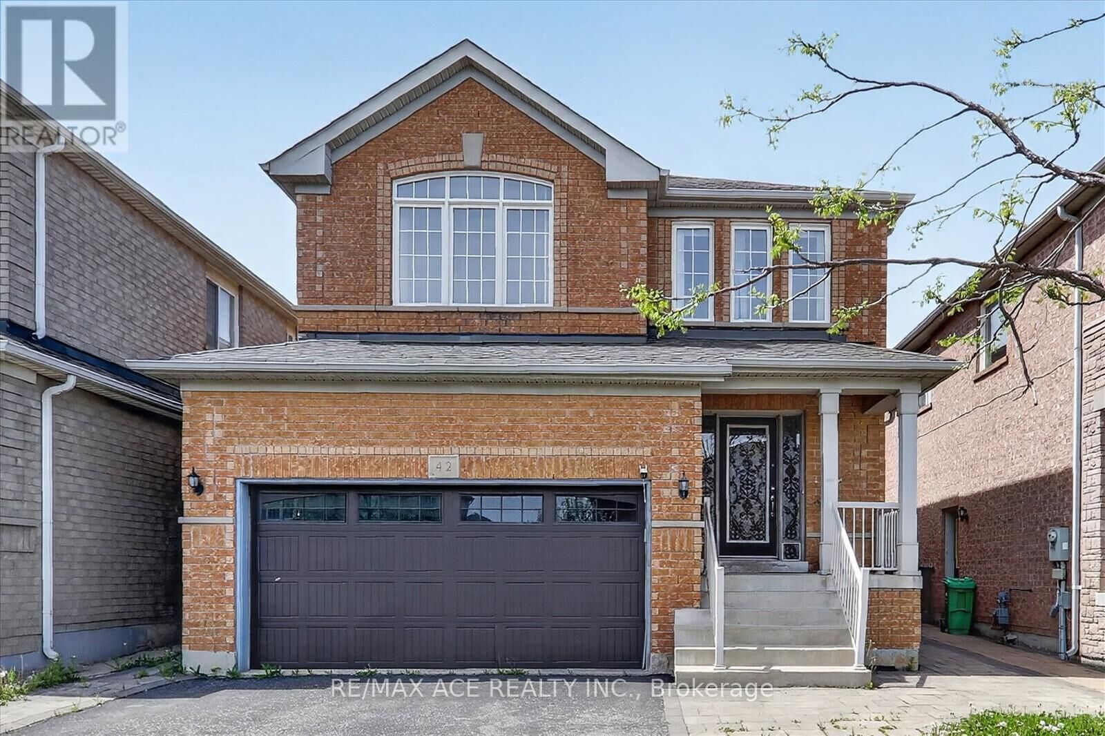Property Photo:  42 Feather Reed Way  ON L6R 3A3 