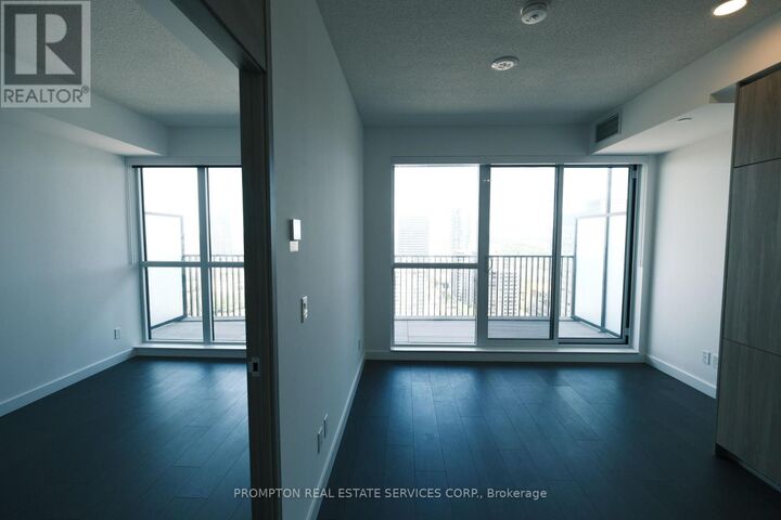 Property Photo: 75 Billes Heights 1906 ON M2K 0J8