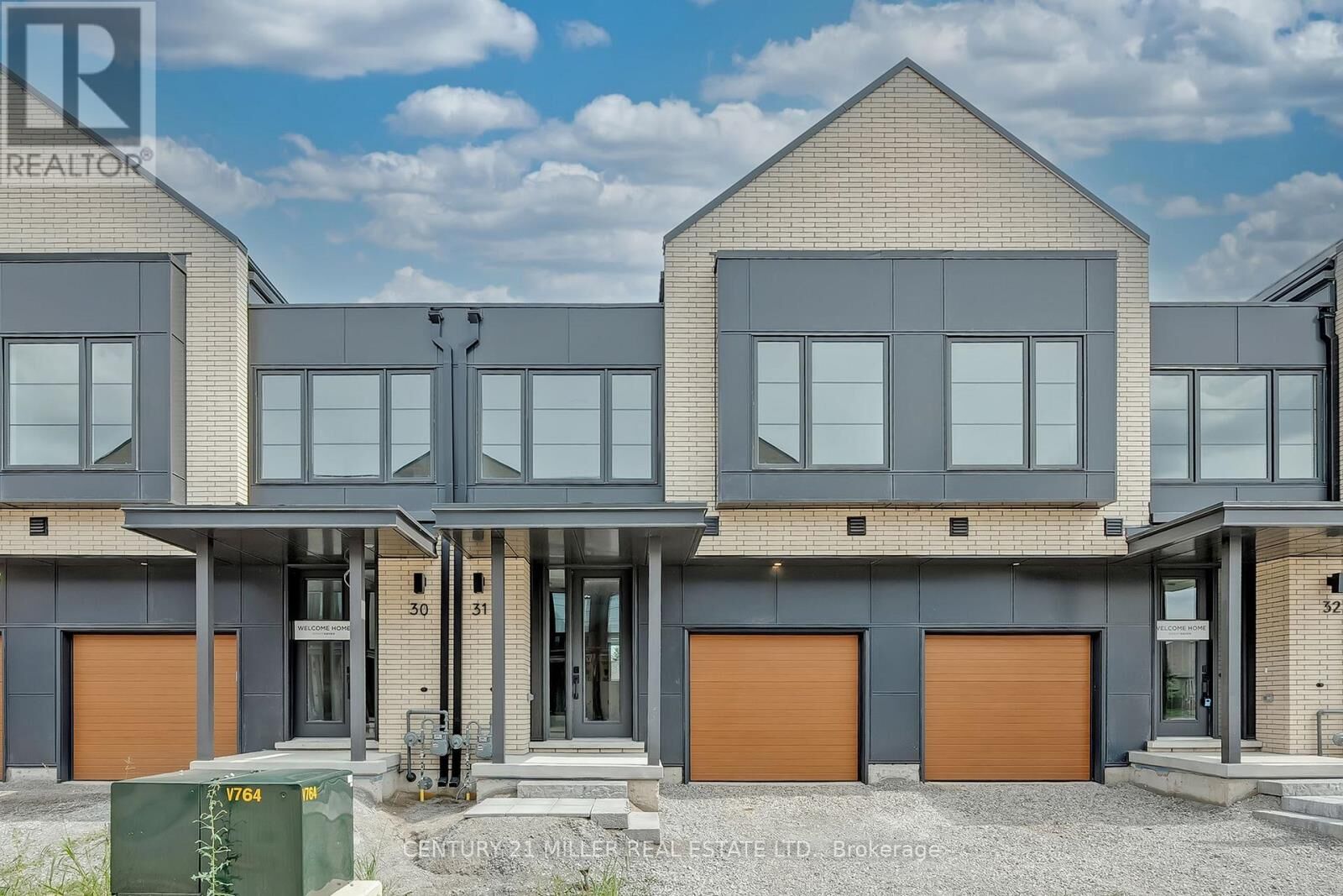 Property Photo: 2273 Turnberry Road 31 ON L7M 2B2