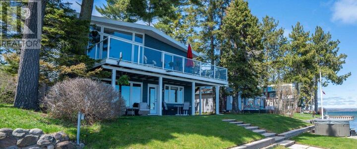 Photo de la propriété: 452 Red Pine Dr ON P6A 5K6