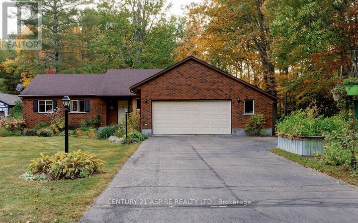 Property Photo: 32 Country Lane ON K8H 3J9