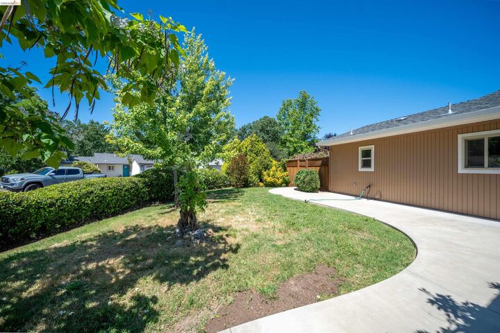 Property Photo:  19141 Sunny Cir  CA 95370 