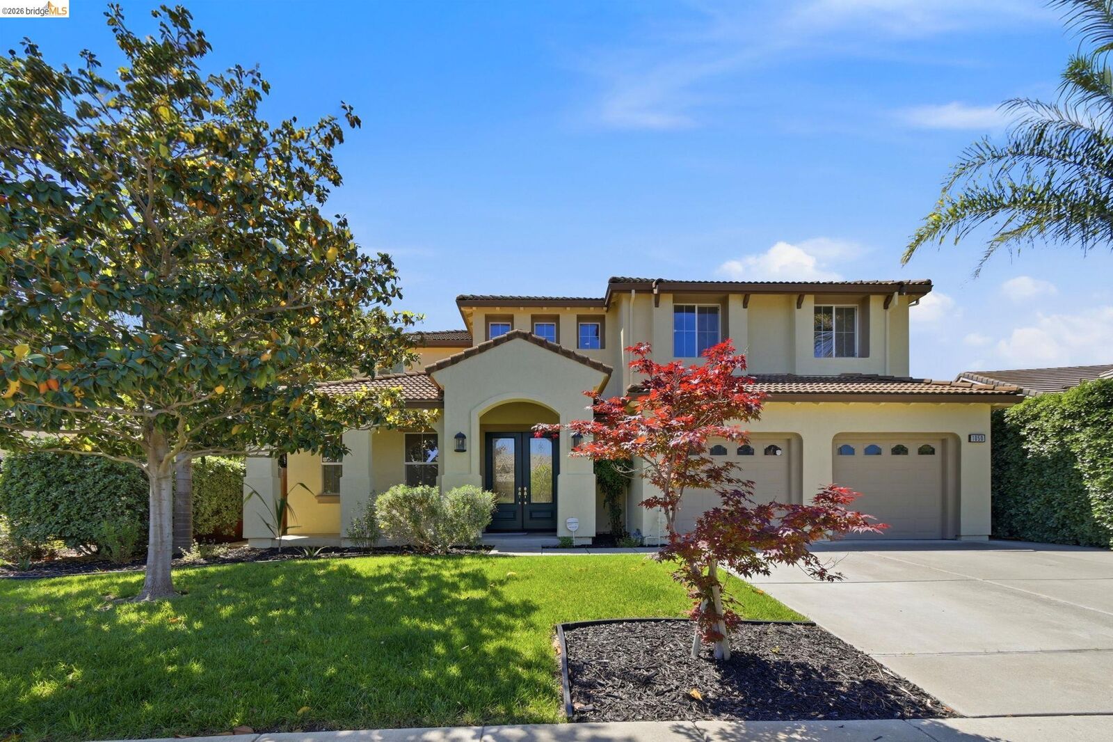Property Photo: 1050 Overland Place CA 95687