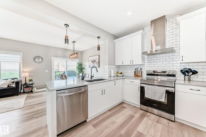 Property Photo:  22566 99A Avenue NW  AB T5T 3M8 