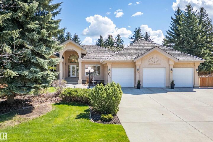 Property Photo: 479 Estate Drive AB T8B 1L9