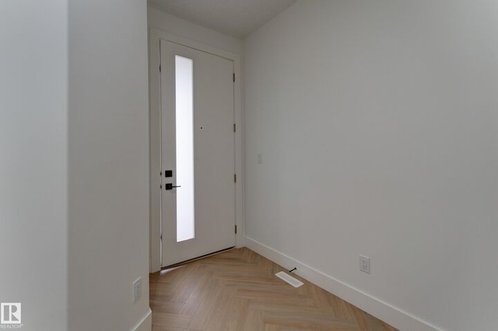 Property Photo:  4727 17 Avenue SW  AB T6X 0P6 