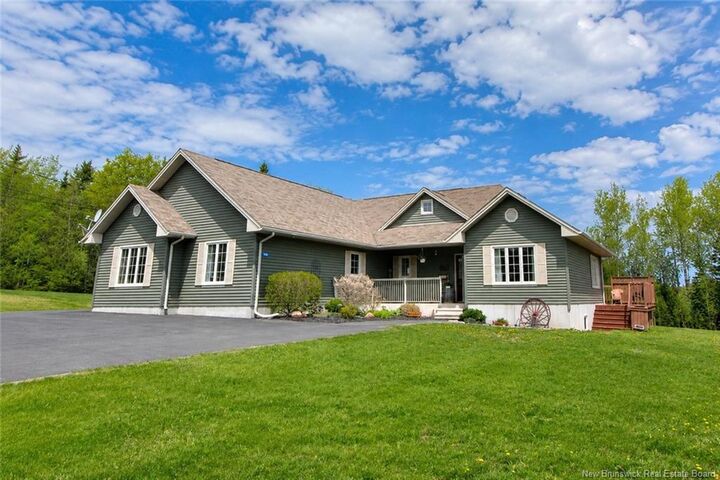 76 Daniel Drive — photo 1