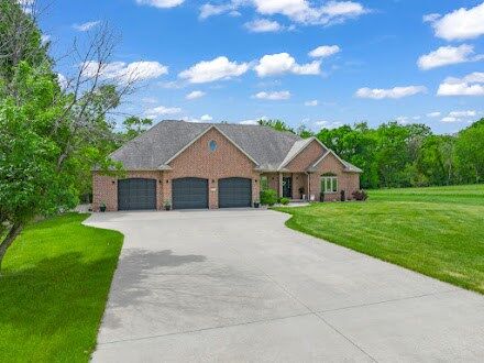 Property Photo:  2230 Oakwood Road  IA 50501 
