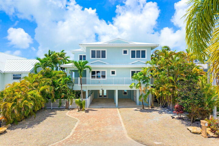 Property Photo: 414 E Caribbean Drive FL 33042