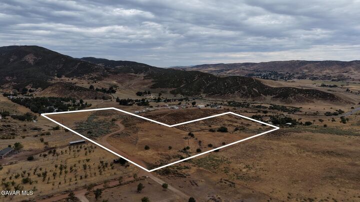 Property Photo: 38936 Rogers Creek Road CA 93551